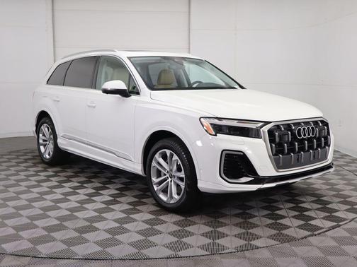 2025 Audi Q7 45 Premium Plus