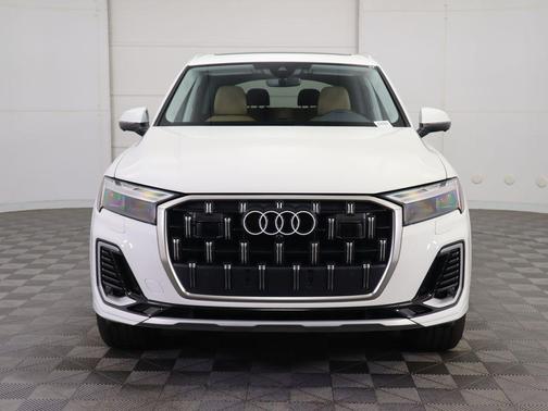2025 Audi Q7 45 Premium Plus