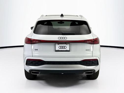 Glacier White Metallic 2026 Audi Q5 Premium Plus TFSI quattro S tronic