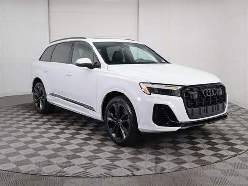 2025 Audi Q7 55 Premium Plus