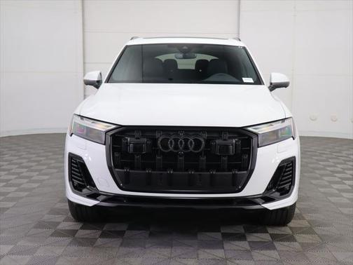 2025 Audi Q7 55 Premium Plus