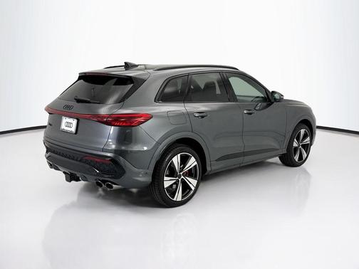 Daytona Gray Pearl Effect 2026 Audi SQ5 3.0T Premium Plus