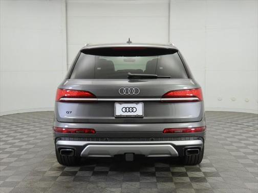 2025 Audi Q7 45 Premium Plus