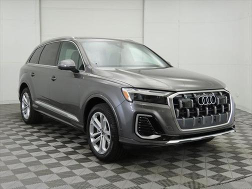 2025 Audi Q7 45 Premium Plus