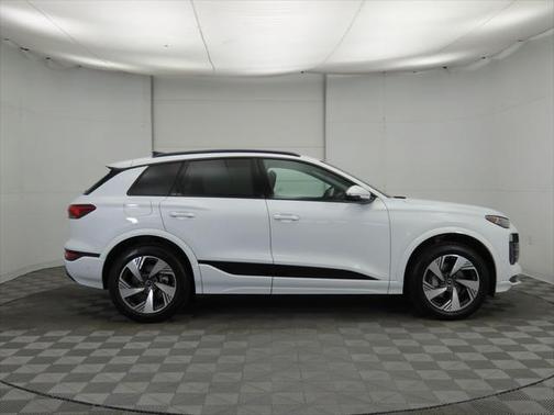 2025 Audi Q6 e-tron Premium Plus quattro