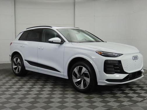 2025 Audi Q6 e-tron Premium Plus quattro