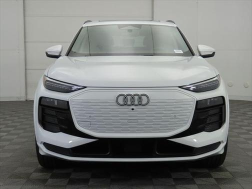 2025 Audi Q6 e-tron Premium Plus quattro