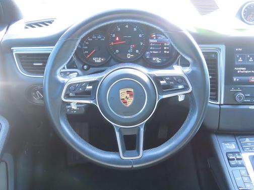 2017 Porsche Macan Base