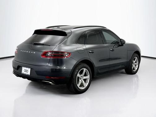 2017 Porsche Macan Base