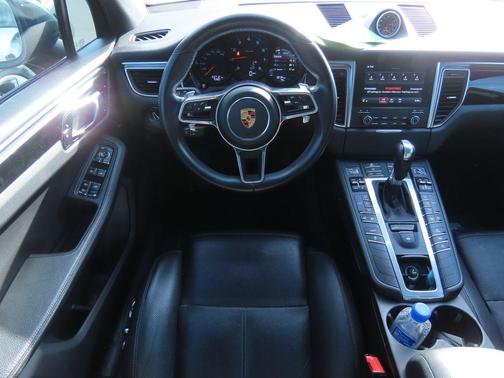 2017 Porsche Macan Base