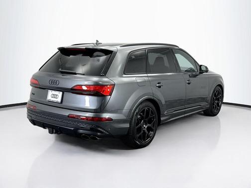 2026 Audi SQ7 4.0T Premium Plus
