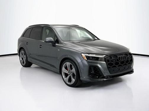 Daytona Gray Pearl Effect 2026 Audi Q7 55 Prestige