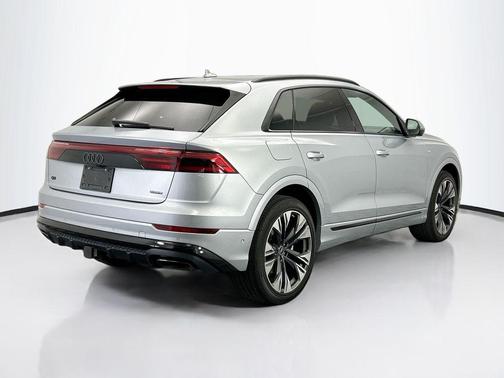 2025 Audi Q8 55 Premium Plus