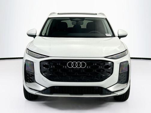 Glacier White Metallic 2026 Audi Q3 TFSI quattro S tronic