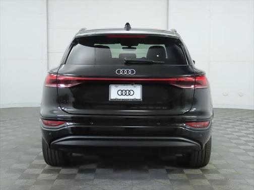 2025 Audi Q6 e-tron Premium Plus