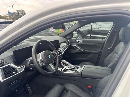 2025 BMW X6 xDrive40i