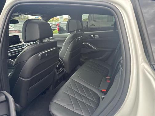 2025 BMW X6 xDrive40i