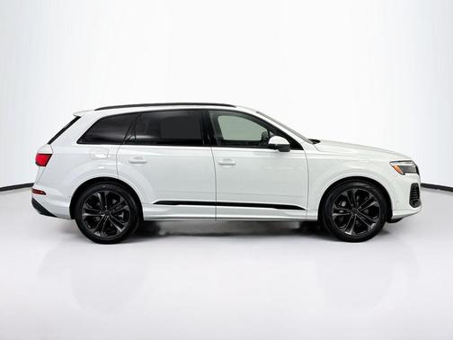 2026 Audi Q7 55 Premium Plus