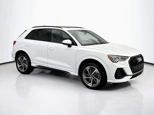 2025 Audi Q3 Premium 45 TFSI S line quattro Tiptronic