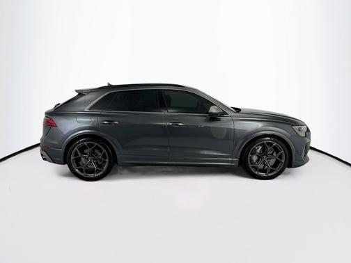 Daytona Gray Pearl 2025 Audi RS Q8 4.0T