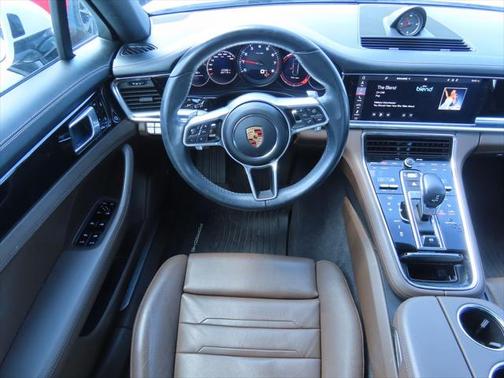 2020 Porsche Panamera 4