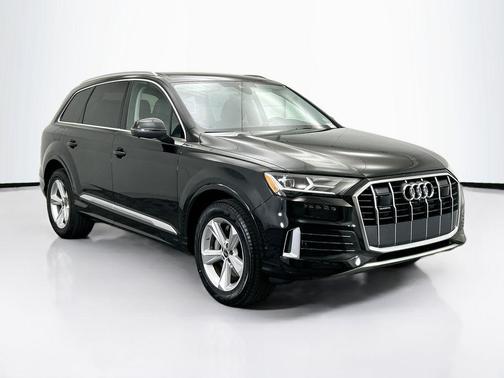 2023 Audi Q7 45 Premium Plus