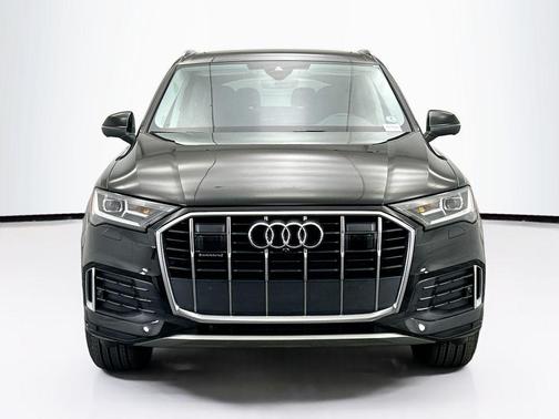 2023 Audi Q7 45 Premium Plus
