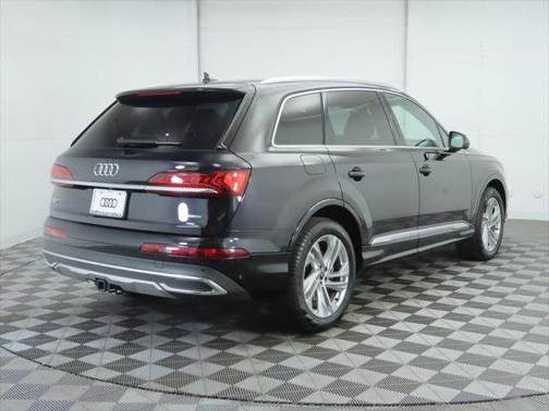 2021 Audi Q7 45 Premium Plus