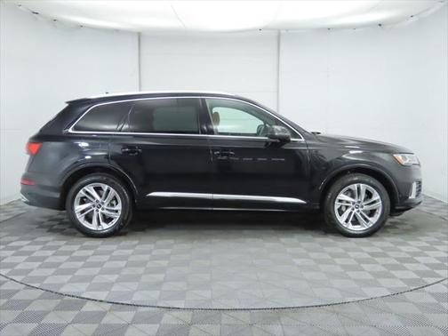 2021 Audi Q7 45 Premium Plus