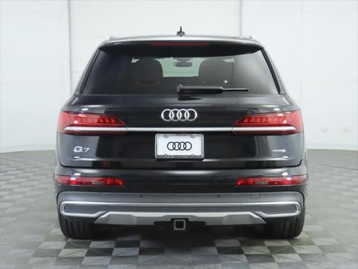 2021 Audi Q7 45 Premium Plus