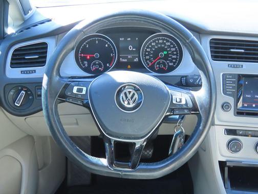 2015 Volkswagen Golf DSG TDI SE