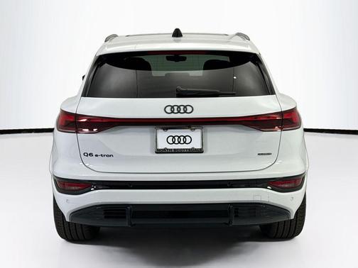 Glacier White Metallic 2027 Audi Q6 e-tron Premium