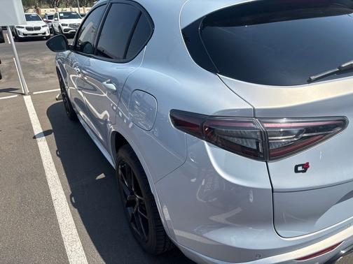 White Metallic 2021 Alfa Romeo Stelvio Base