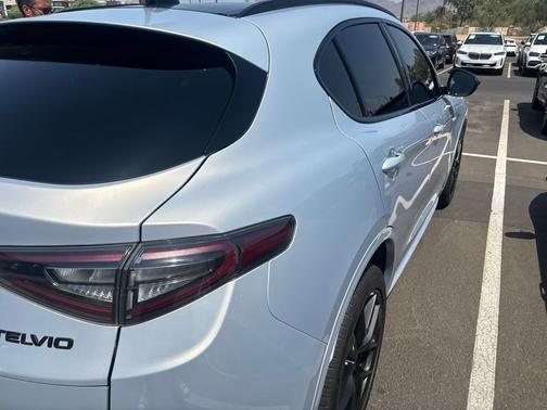 White Metallic 2021 Alfa Romeo Stelvio Base