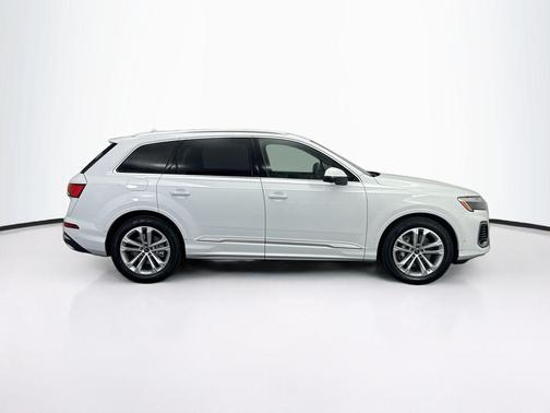 2026 Audi Q7 55 Premium Plus