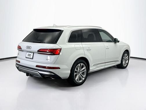 2026 Audi Q7 55 Premium Plus