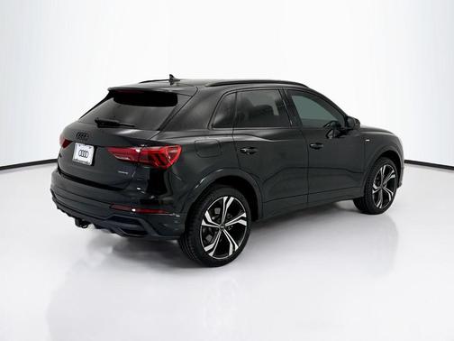 Mythos Black Metallic 2024 Audi Q3 45 S line Premium Plus