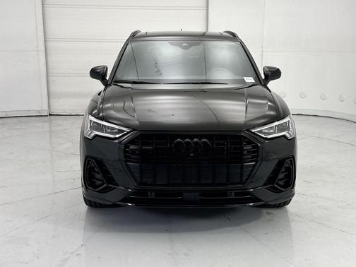 Mythos Black Metallic 2024 Audi Q3 45 S line Premium Plus