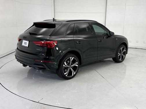 Mythos Black Metallic 2024 Audi Q3 45 S line Premium Plus