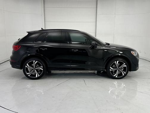 Mythos Black Metallic 2024 Audi Q3 45 S line Premium Plus