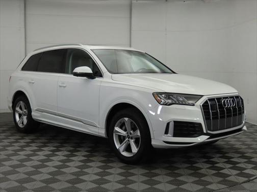 2024 Audi Q7 45 Premium Plus