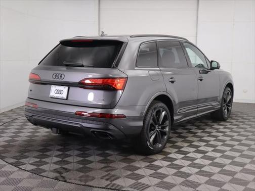 2025 Audi Q7 55 Premium Plus