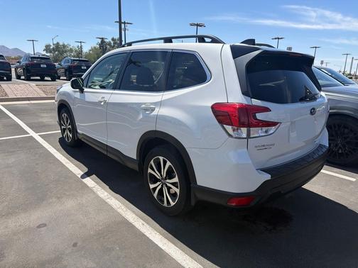 Crystal White Pearl 2024 Subaru Forester Base