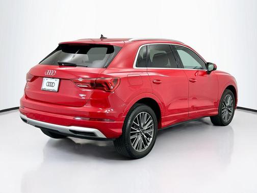 2022 Audi Q3 40 Premium Plus