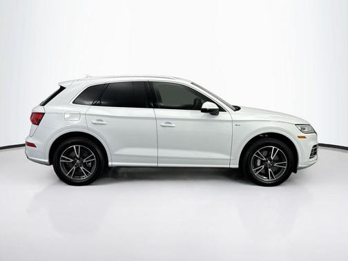 2020 Audi Q5 Premium 55 TFSI e quattro S tronic