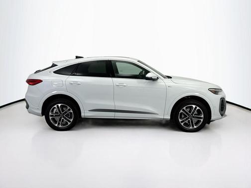 Glacier White 2025 Audi Q5 Sportback Premium Plus