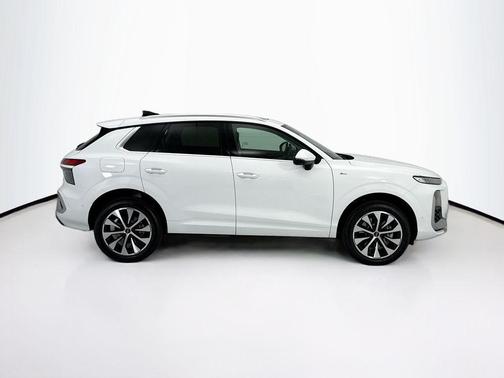 Arkona White 2026 Audi Q3 TFSI quattro S tronic