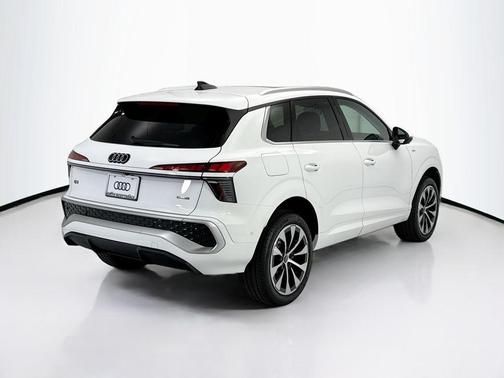 Arkona White 2026 Audi Q3 TFSI quattro S tronic