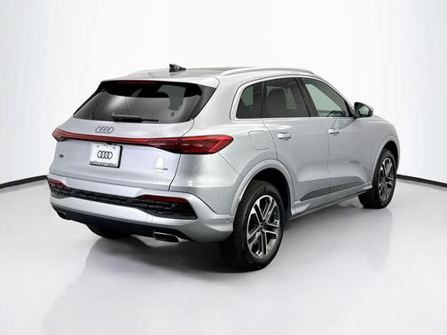 2025 Audi Q5 Premium Plus TFSI quattro S tronic