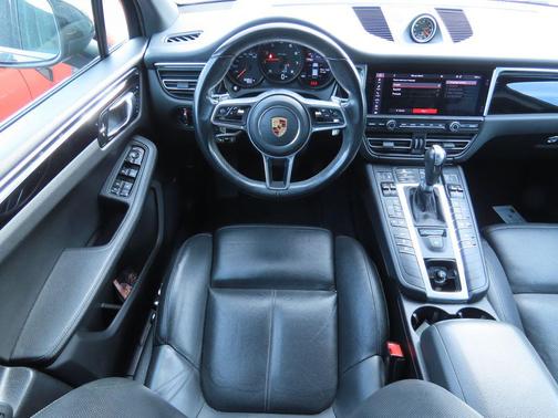 2020 Porsche Macan Base